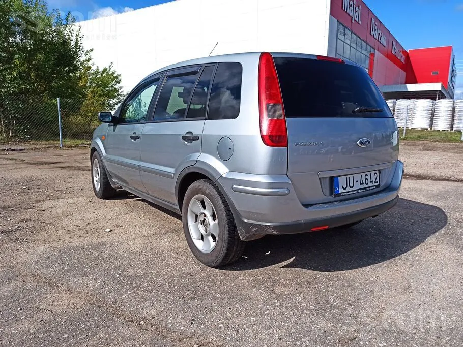 Ford Fusion 2004 photo 5