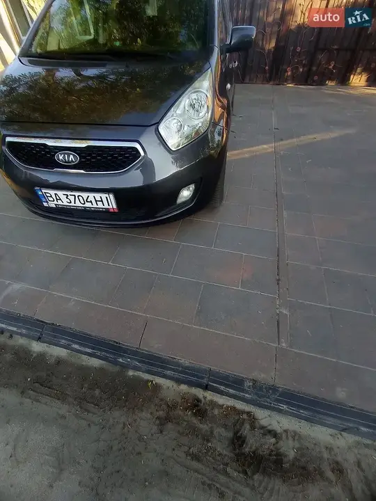 Kia Venga 2012 photo 5