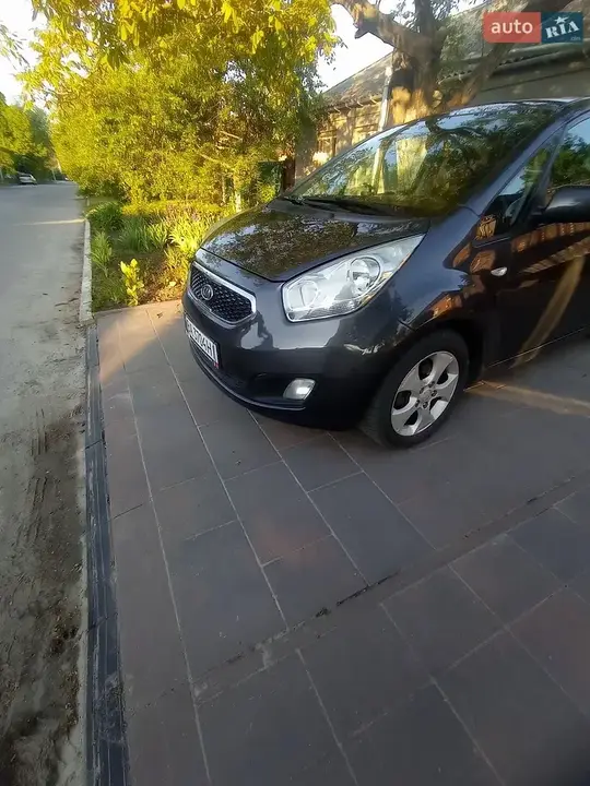 Kia Venga 2012 photo 3