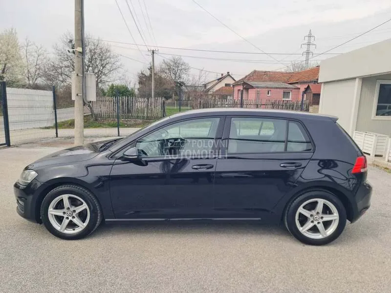 Volkswagen Golf 2012 photo 2