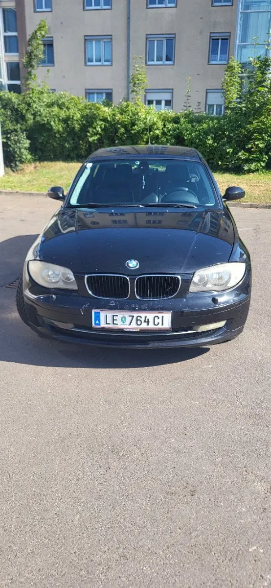BMW 1 Series 2009 photo 2