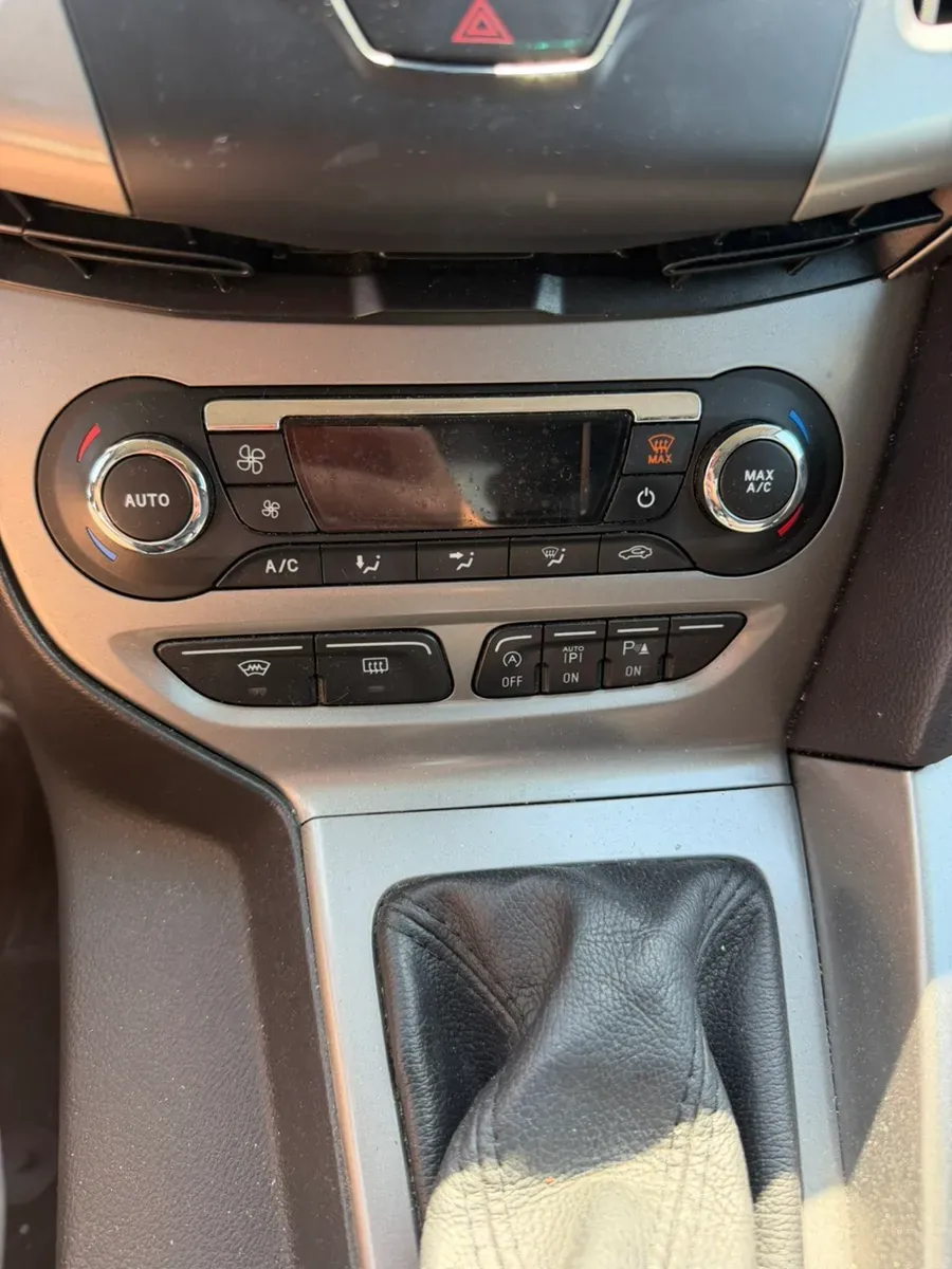 Ford Focus 2014 photo 3