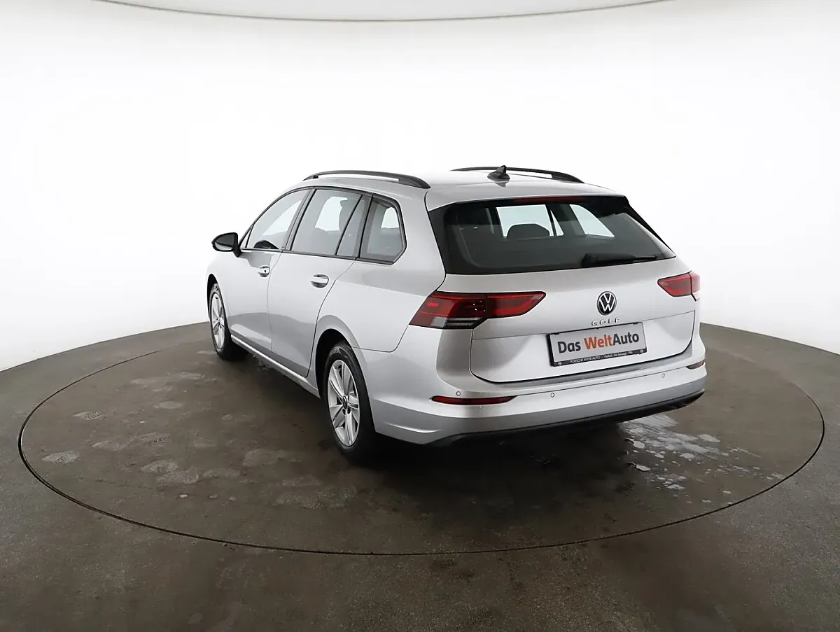 Volkswagen Golf 2022 photo 2