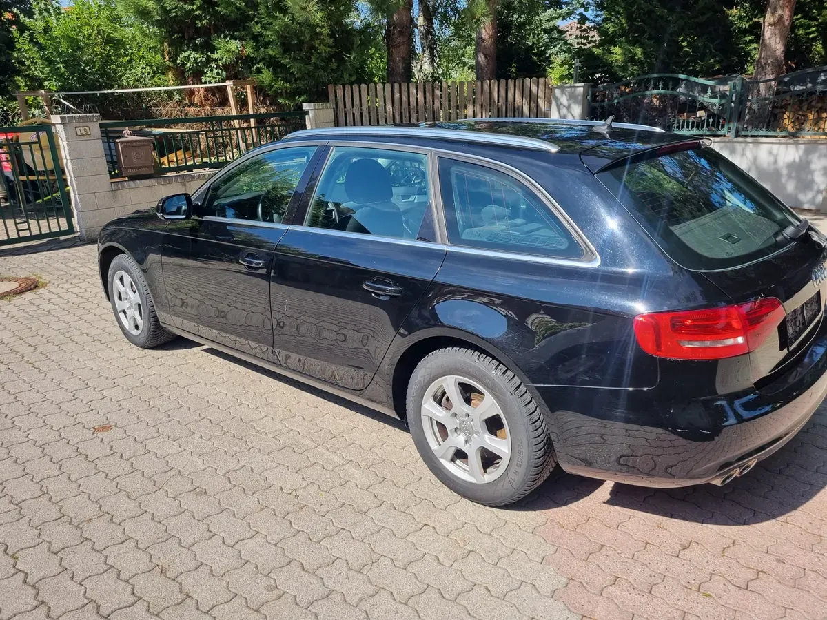 Audi A4 2015 photo 2