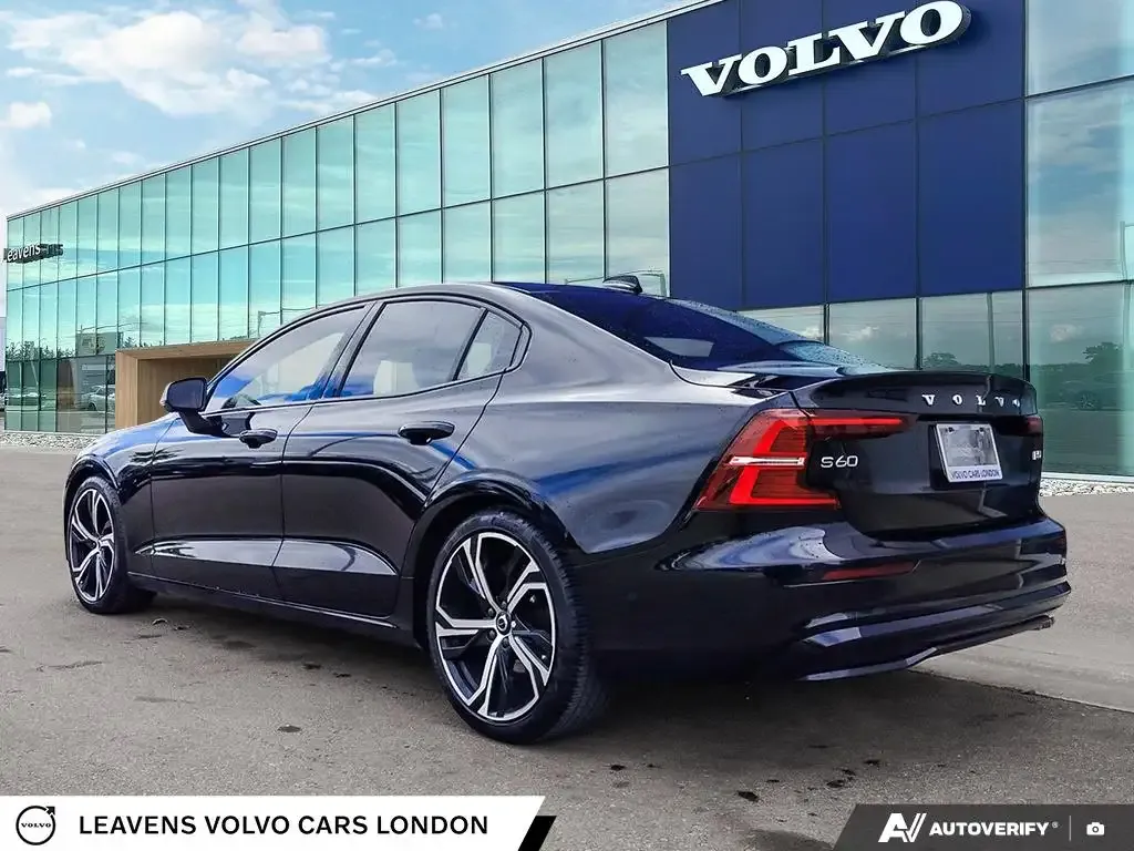 Volvo S60 2023 photo 4
