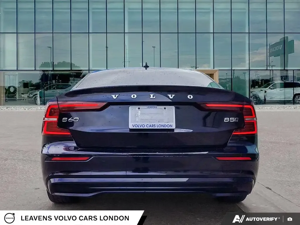 Volvo S60 2023 photo 5