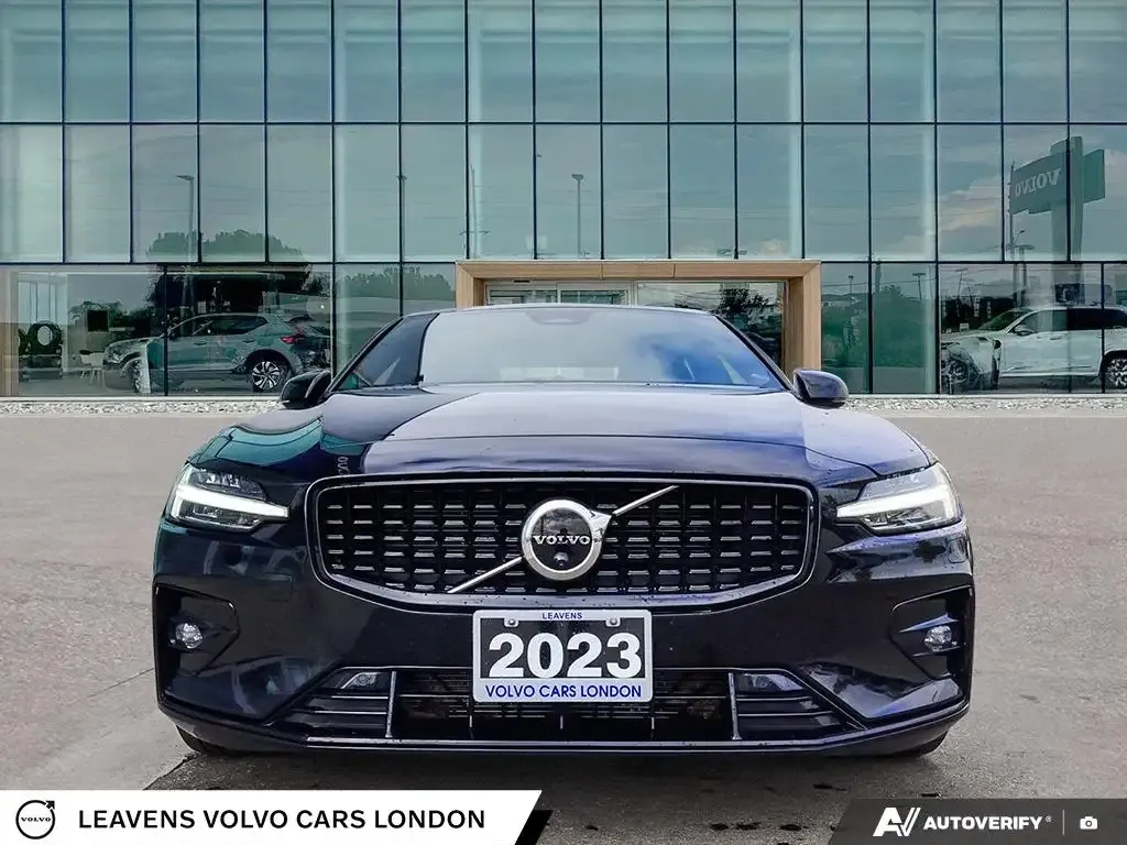 Volvo S60 2023 photo 2