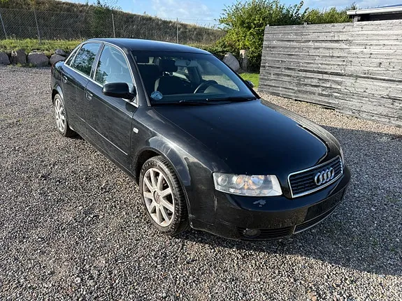 Audi A4 2004 photo 2