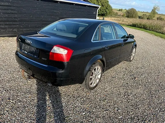 Audi A4 2004 photo 4