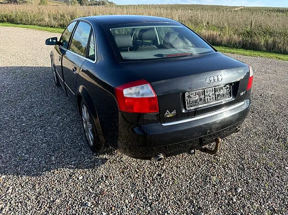 Audi A4 2004 photo 3