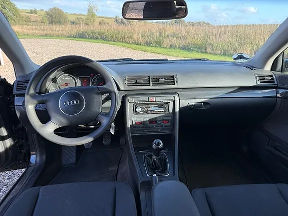 Audi A4 2004 photo 5