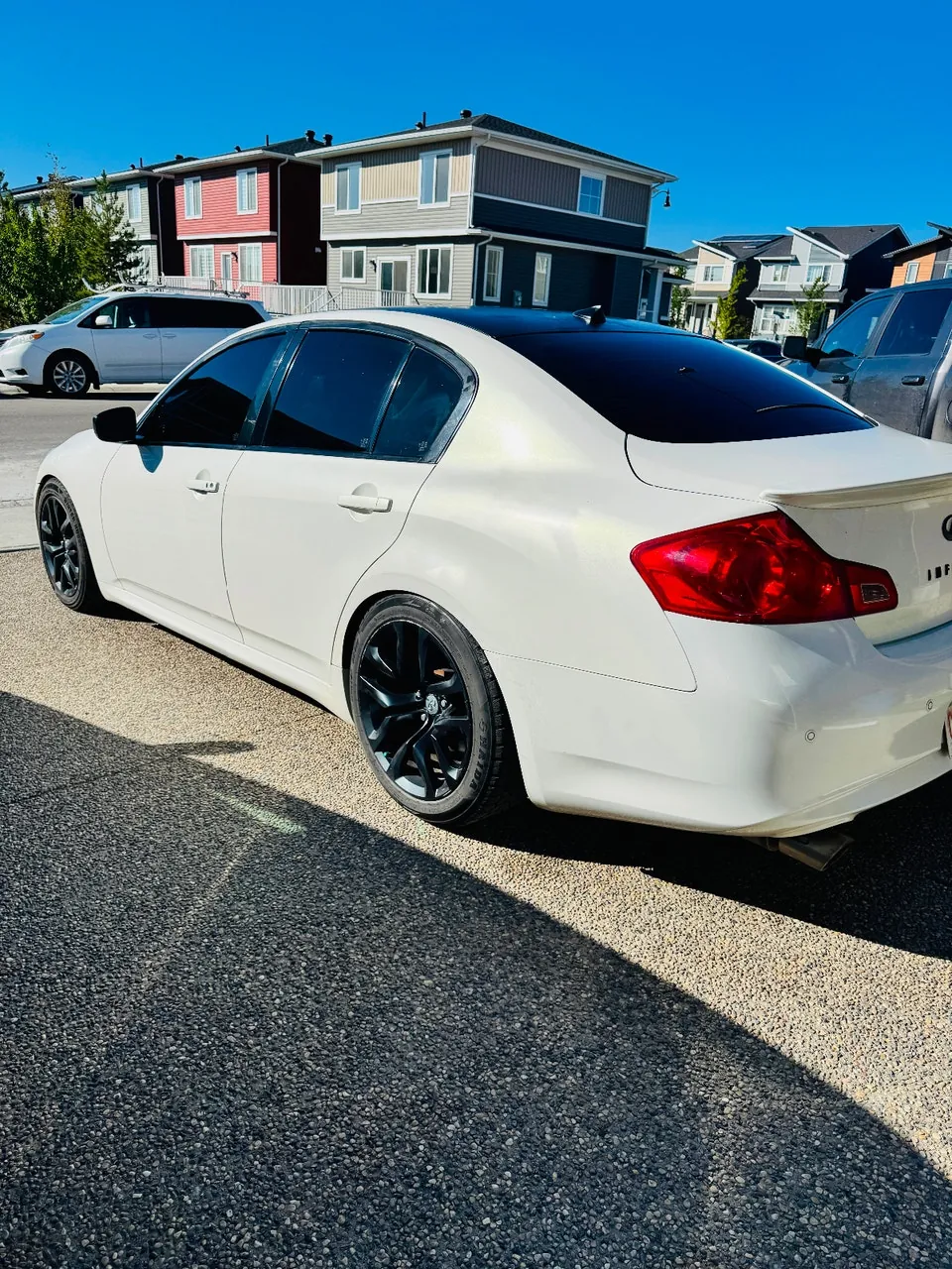Infiniti G37X 2013 photo 2