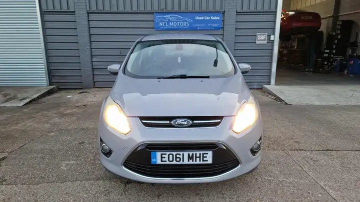 Ford C-Max 2011 photo 2