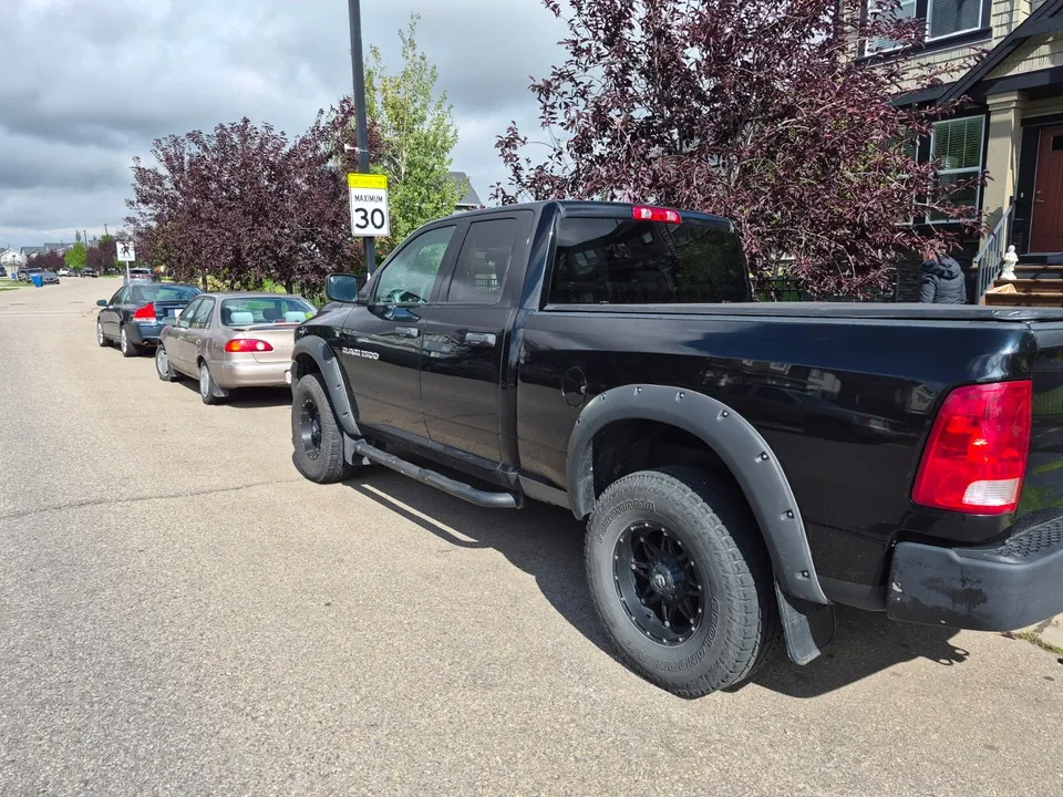 Dodge Ram 1500 2012 photo 2