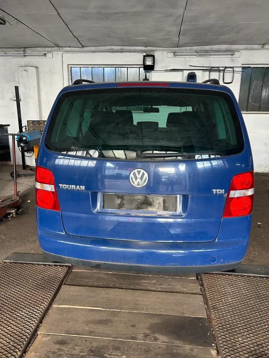 Volkswagen Touran 2005 photo 2