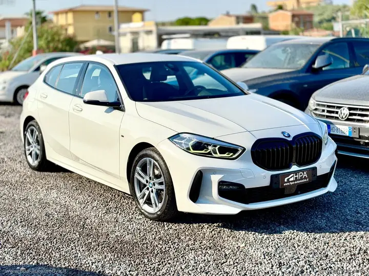 BMW 118D 2023 photo 3