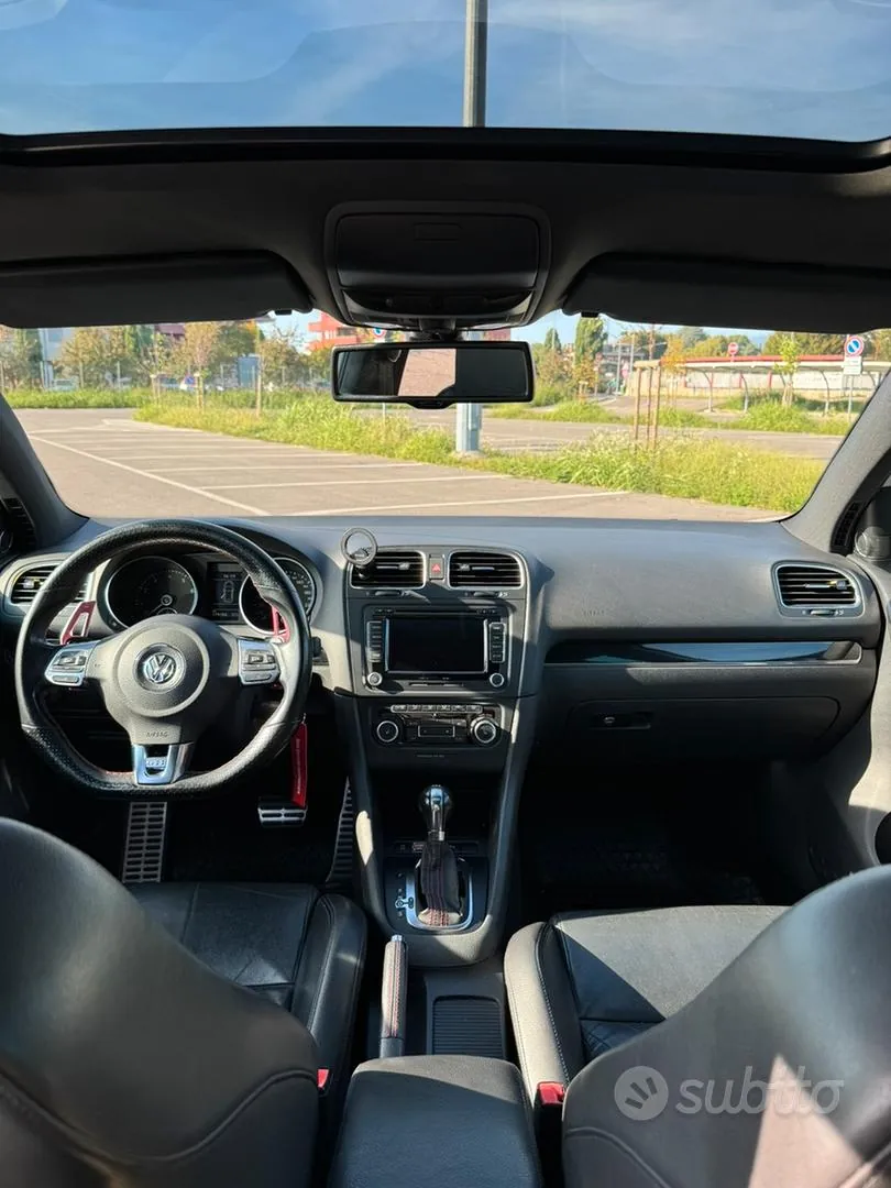 Volkswagen Golf 2010 photo 3