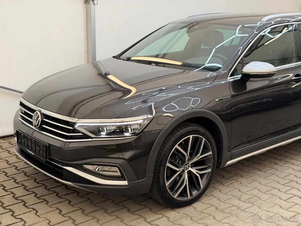 Volkswagen Passat Alltrack 2021 photo 2