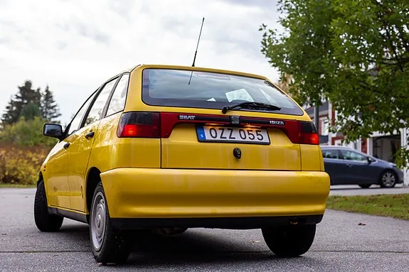 Seat Ibiza 1999 photo 2
