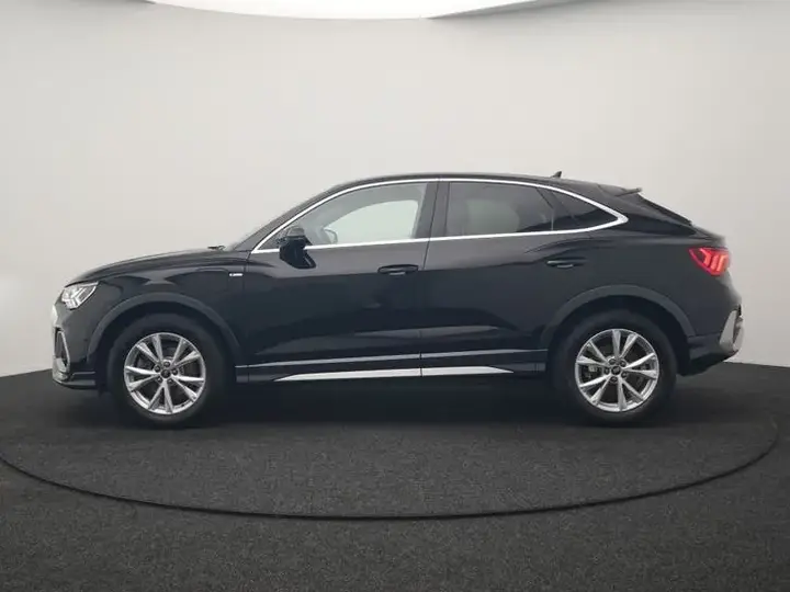 Audi Q3 2024 photo 2