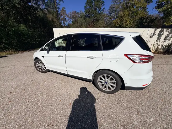 Ford S-Max 2016 photo 2