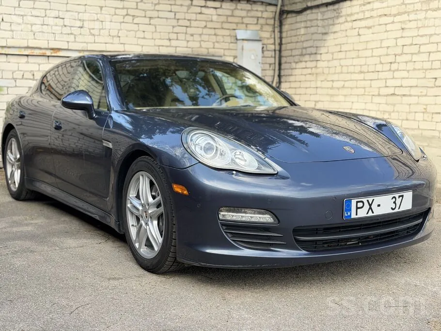 Porsche Panamera 2011 photo 2