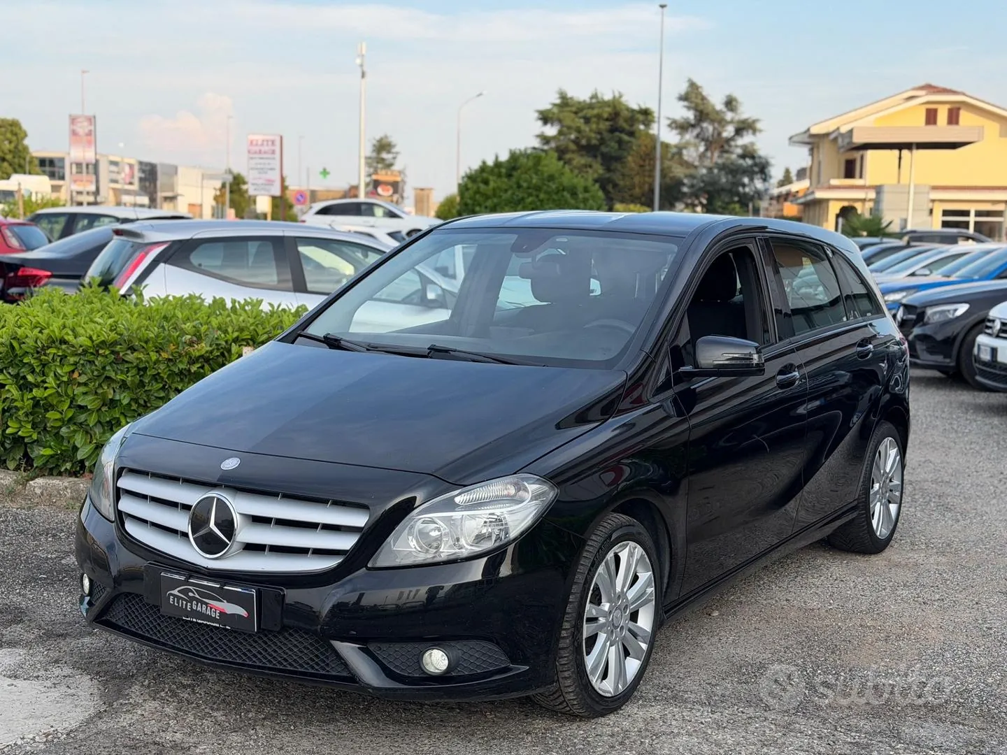 Mercedes-Benz B180D 2013 photo 3