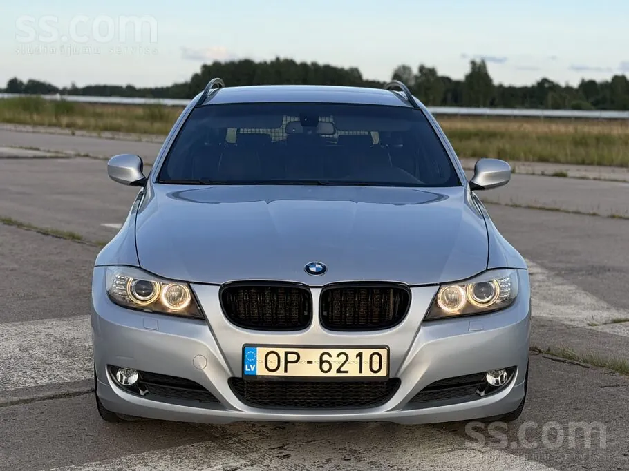BMW 320D 2009 photo 2