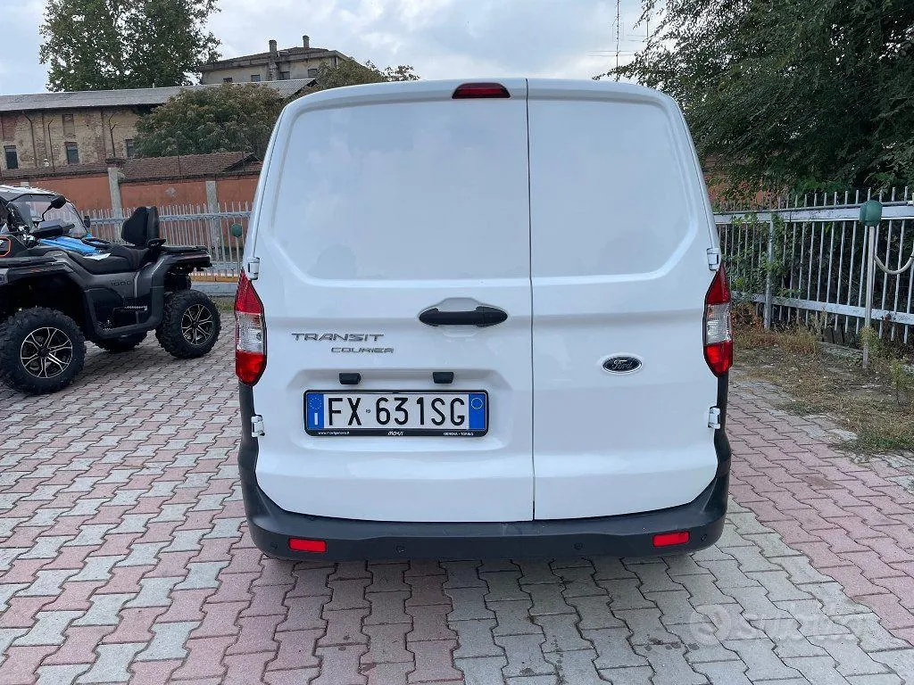 Ford Transit Courier 2019 photo 4