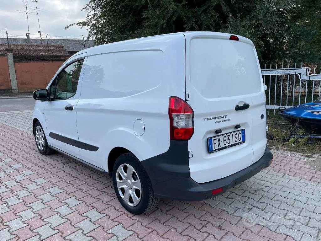 Ford Transit Courier 2019 photo 3