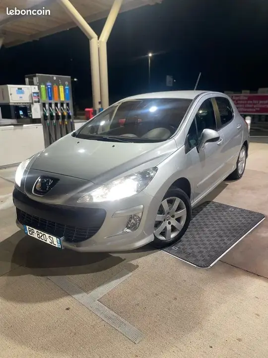Peugeot 308 2008 photo 5
