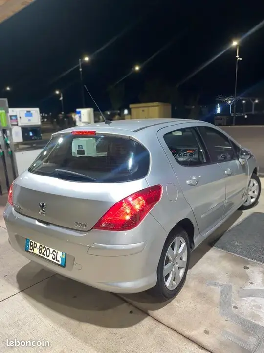 Peugeot 308 2008 photo 2