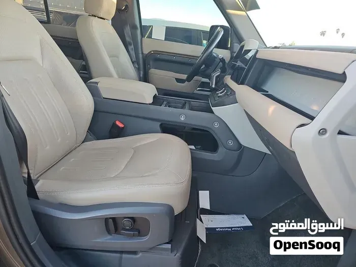 Land Rover Defender 2022 photo 2