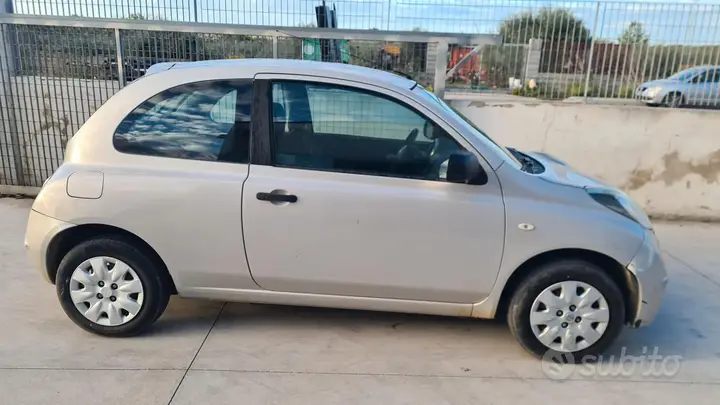 Nissan Micra 2010 photo 2
