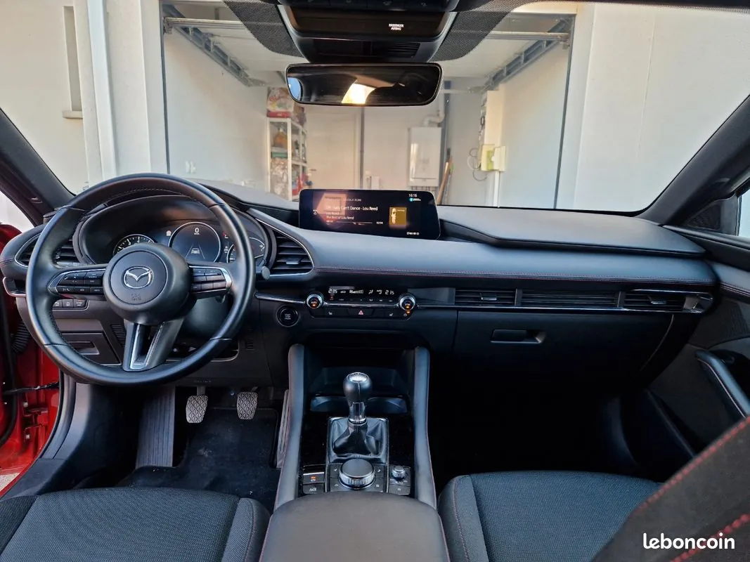 Mazda 3 2024 photo 3