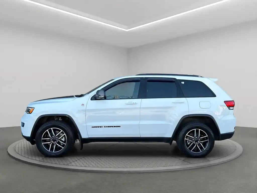 Jeep Grand Cherokee 2021 photo 3