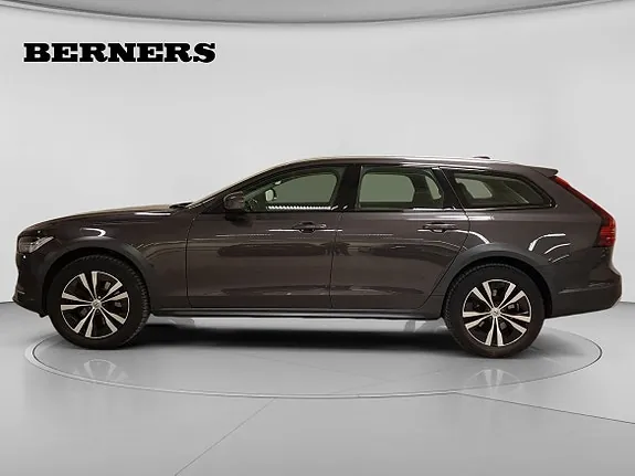Volvo V90 Cross Country 2022 photo 2