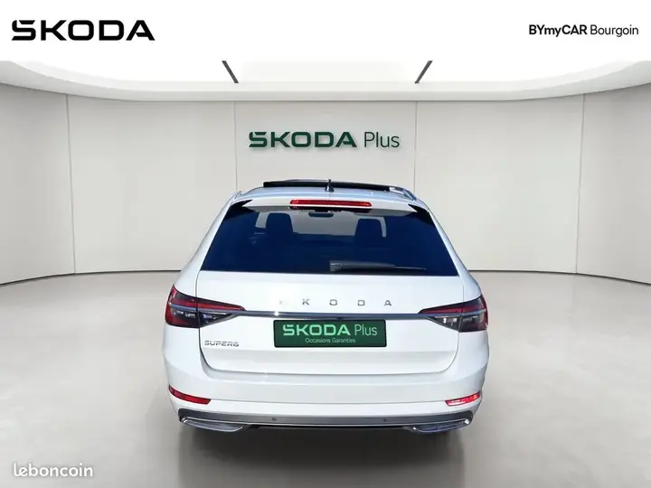 Skoda Superb 2023 photo 4