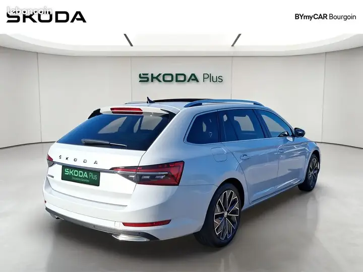 Skoda Superb 2023 photo 5