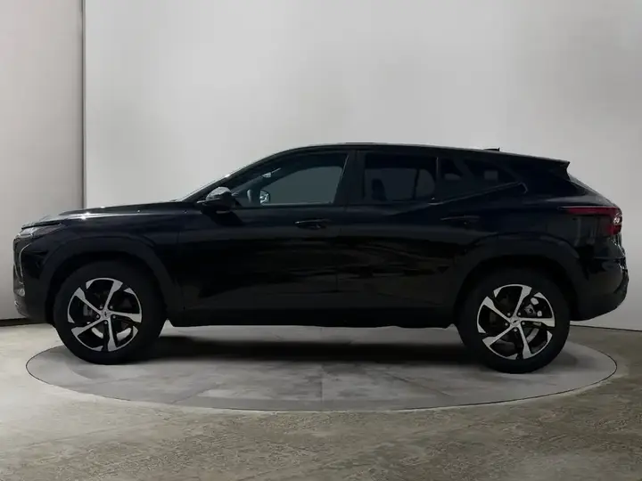 Chevrolet Trax 2026 photo 2