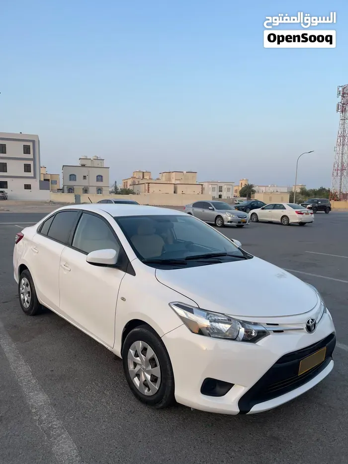 Toyota Yaris 2015 photo 2