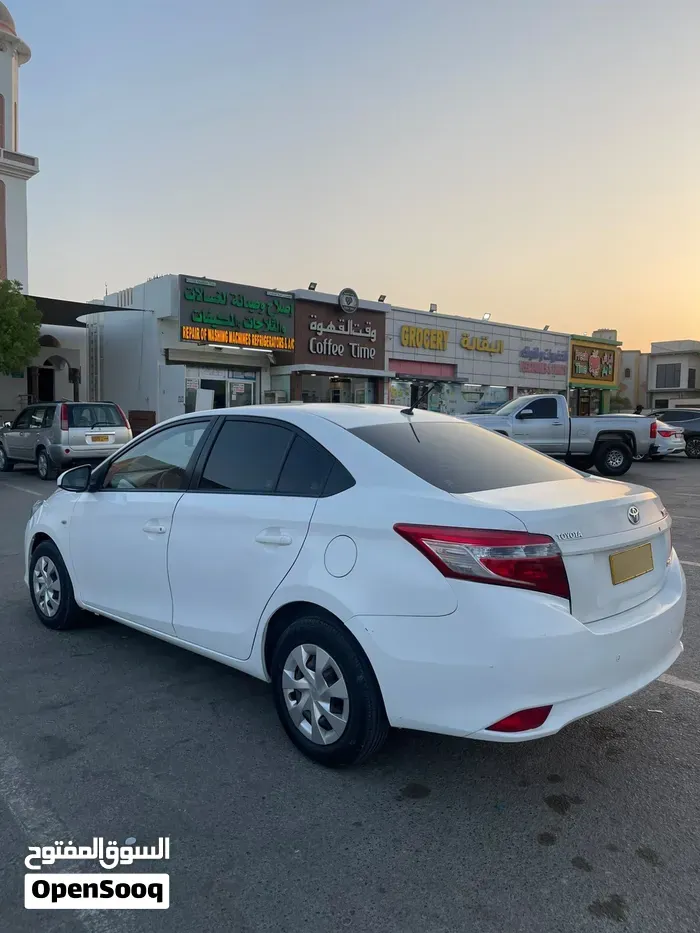 Toyota Yaris 2015 photo 4