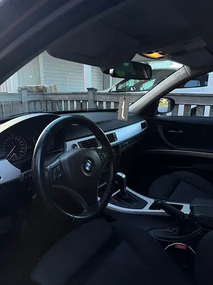 BMW 320D 2010 photo 3