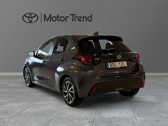 Toyota Yaris 2022 photo 2