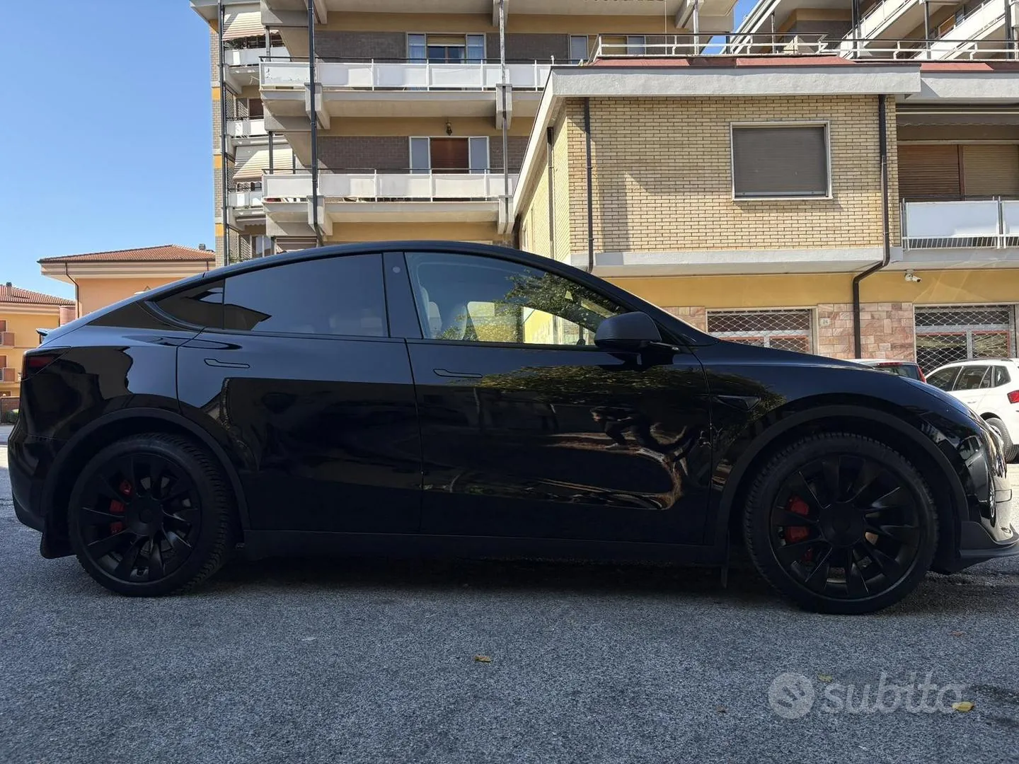 Tesla Model Y 2022 photo 2