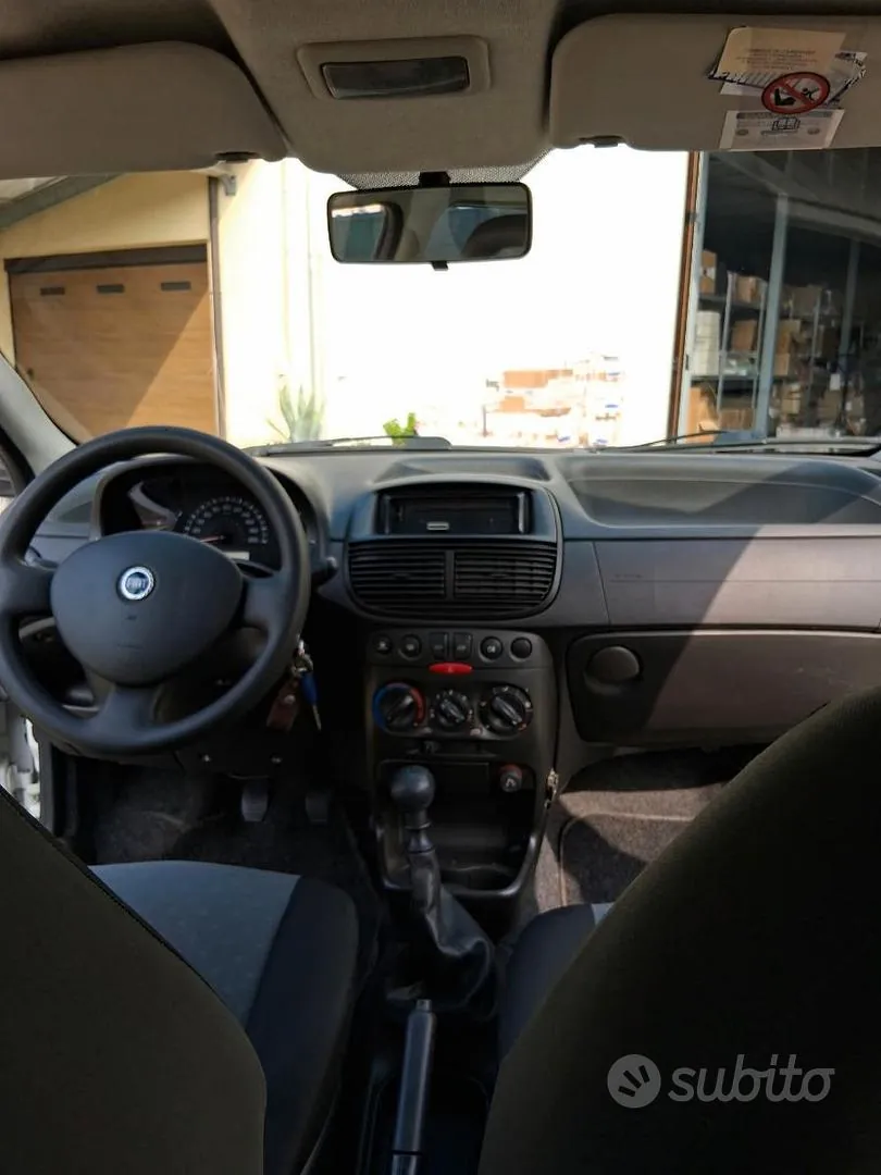 Fiat Punto 2005 photo 3