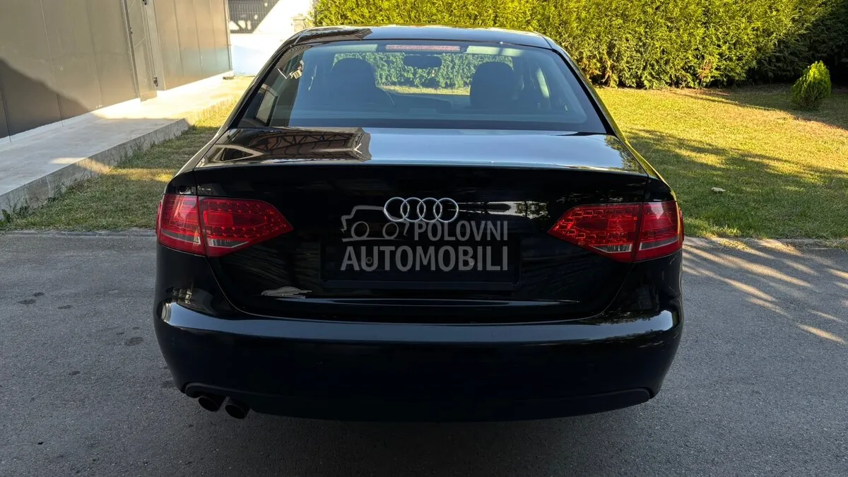 Audi A4 2010 photo 5