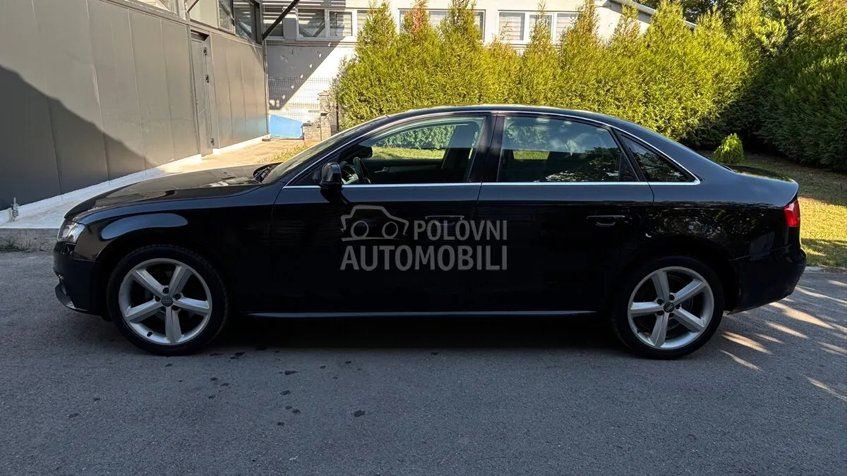 Audi A4 2010 photo 2