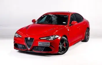 Alfa Romeo Giulia 2024 photo 2