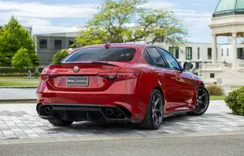 Alfa Romeo Giulia 2024 photo 3